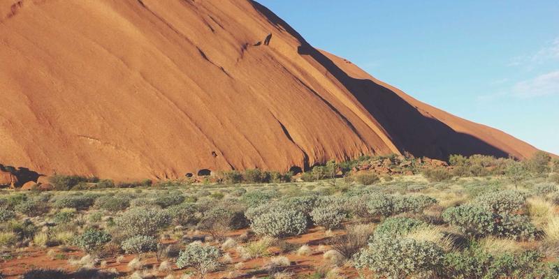 建筑照明与景观照明的融合：户外体育场馆LED灯具如何平衡高清转播与运动员视觉需求