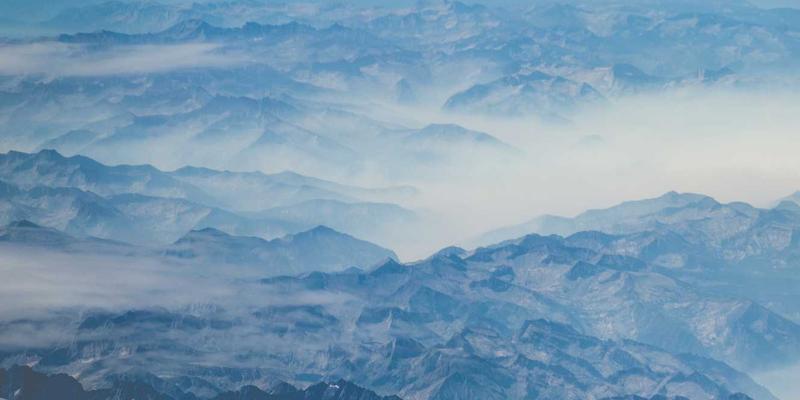 建筑照明新维度：核心照明系统如何塑造酒店宴会厅的动态情景氛围