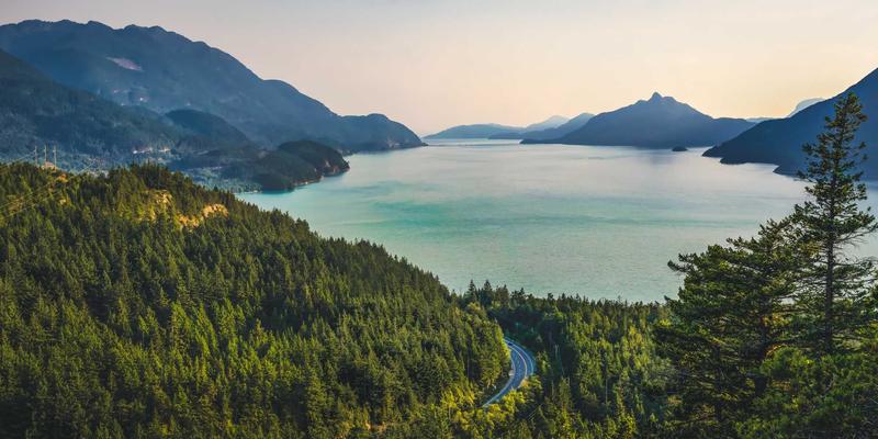 核心照明赋能体育场馆：专业亮化工程如何提升赛事转播、观众体验与多功能运营