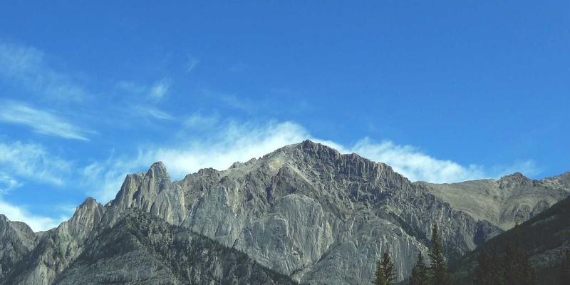 解锁场馆潜能：核心照明控制系统如何驱动体育场馆多功能转换